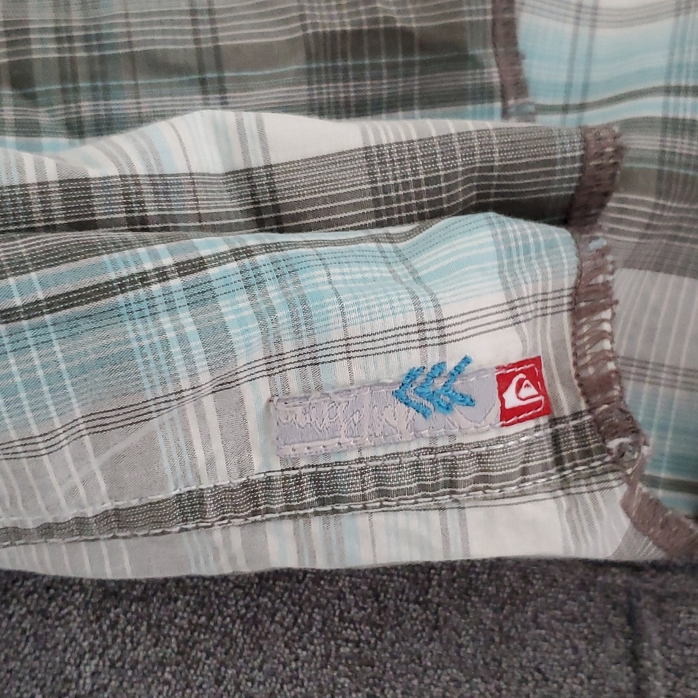 Quicksilver button down - Picture 6 of 9